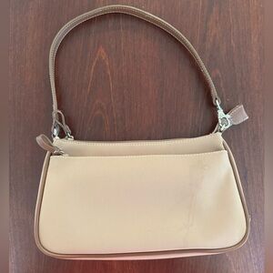 Elegant Tan Leather Shoulder Bag